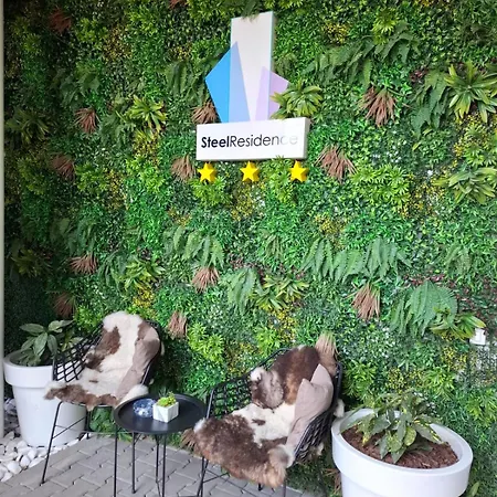 Steel Residence- Tesla Drive Experience شقة فندقية