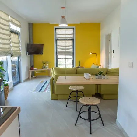 شقة فندقية Steel Residence- Tesla Drive Experience تيميشورا