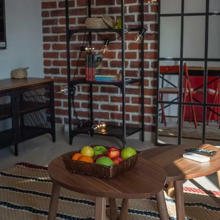 شقة فندقية Steel Residence- Tesla Drive Experience