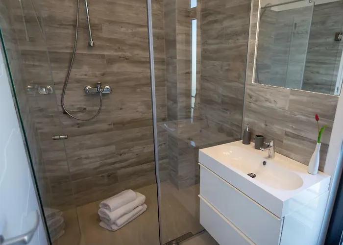 Steel Residence- Tesla Drive Experience 3*