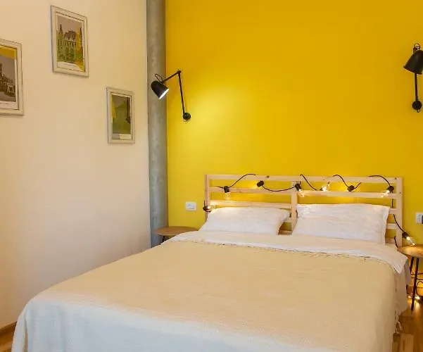 מלון דירות Steel Residence- Tesla Drive Experience טימישוארה