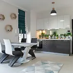 Steel Aparthotel-ev Supercharging & Free Parking Appart hôtel Timişoara