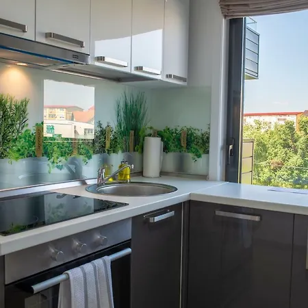 Steel Residence- Tesla Drive Experience Aparthotel 3*